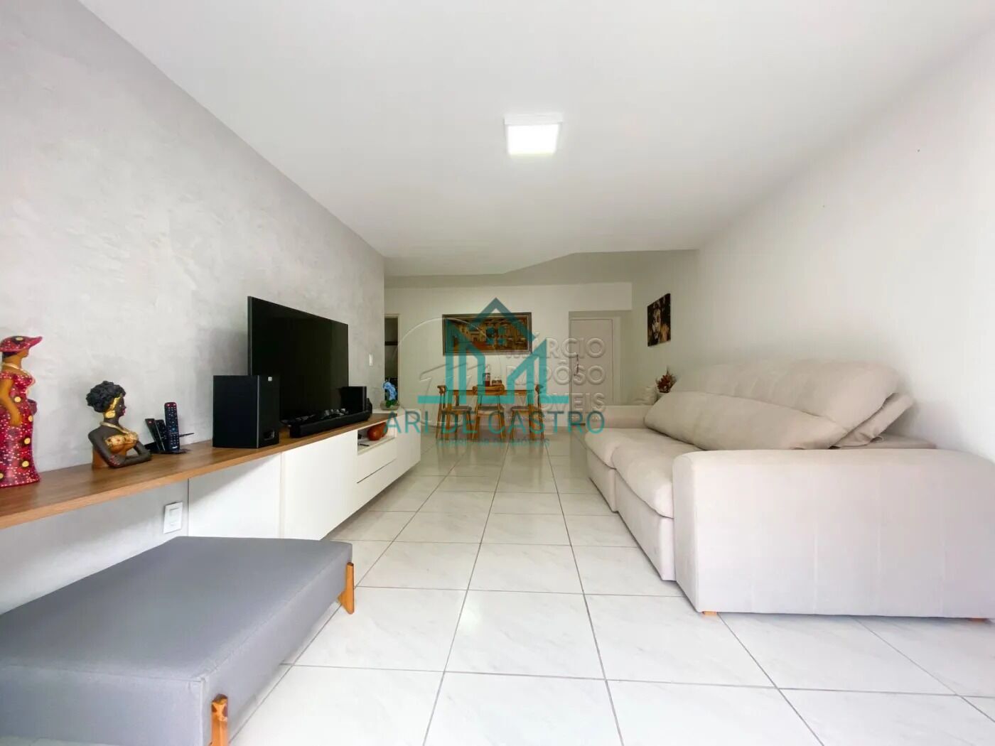 Apartamento à venda com 3 quartos, 132m² - Foto 2