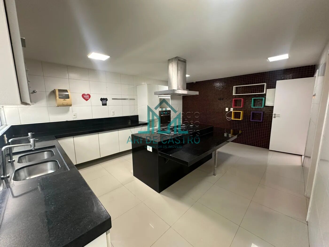 Casa à venda com 4 quartos, 550m² - Foto 12