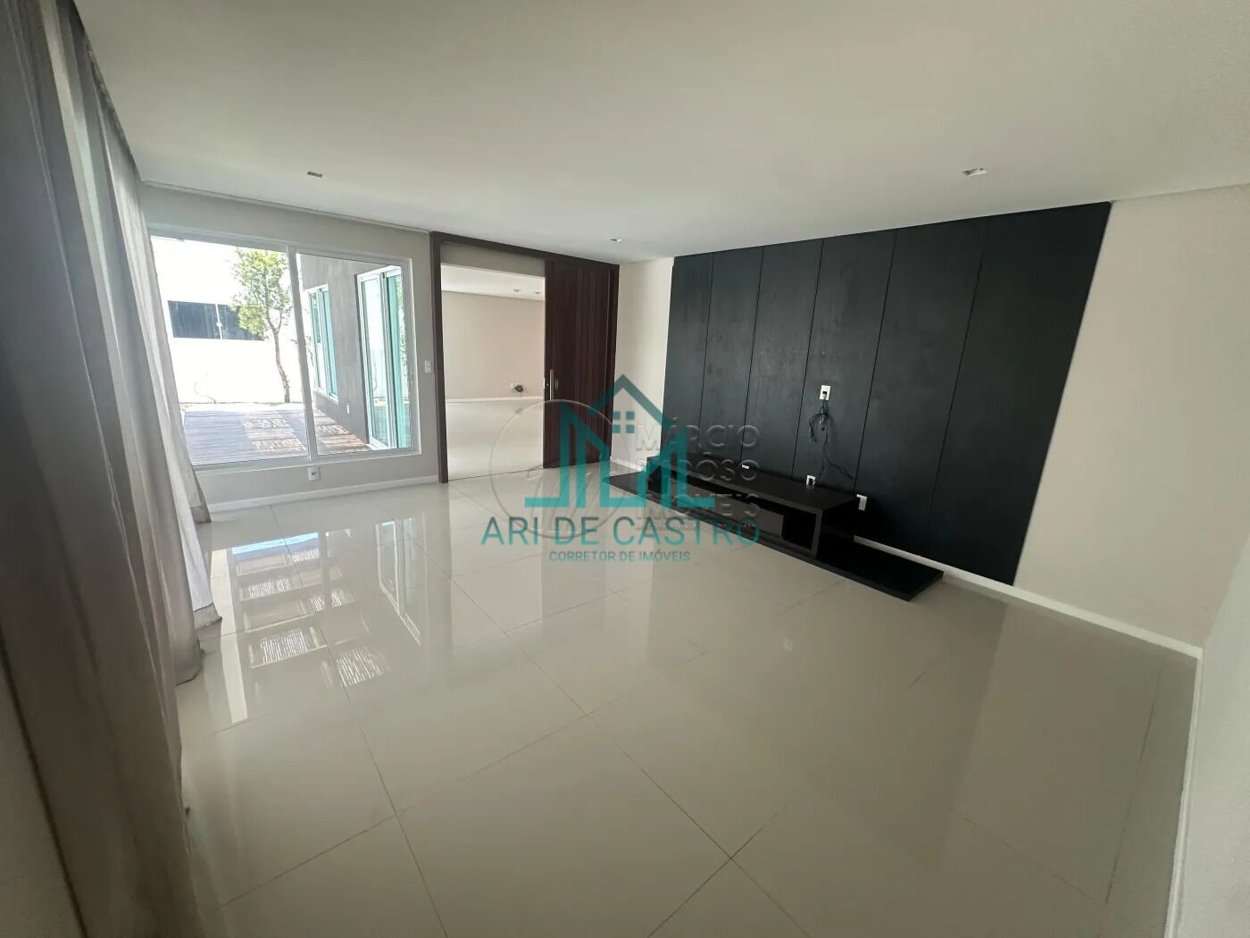 Casa à venda com 4 quartos, 550m² - Foto 9