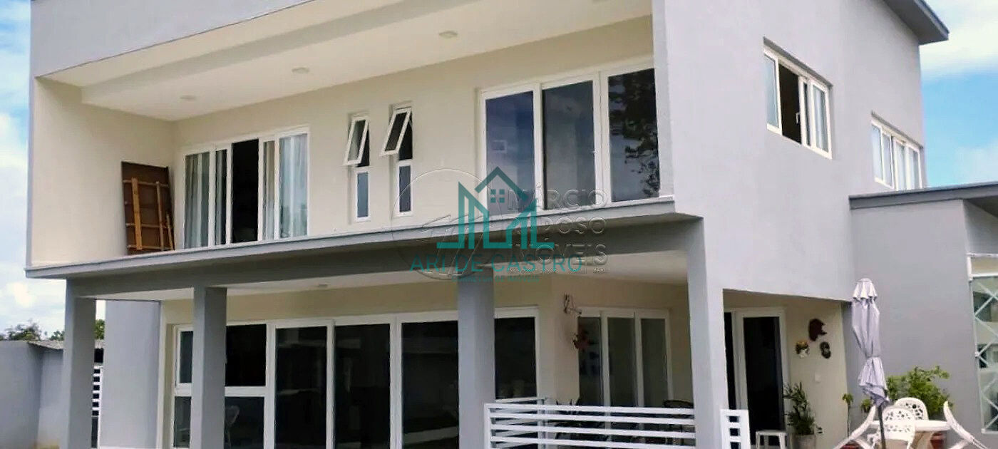 Casa de Condomínio à venda com 5 quartos, 326m² - Foto 3