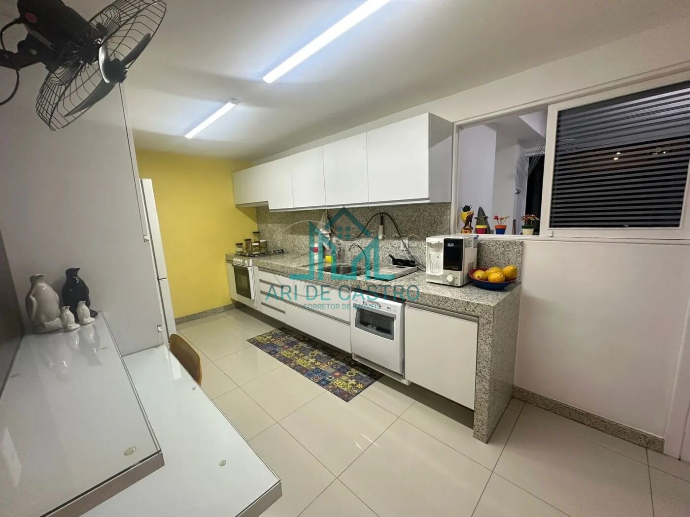 Apartamento à venda com 3 quartos, 152m² - Foto 9