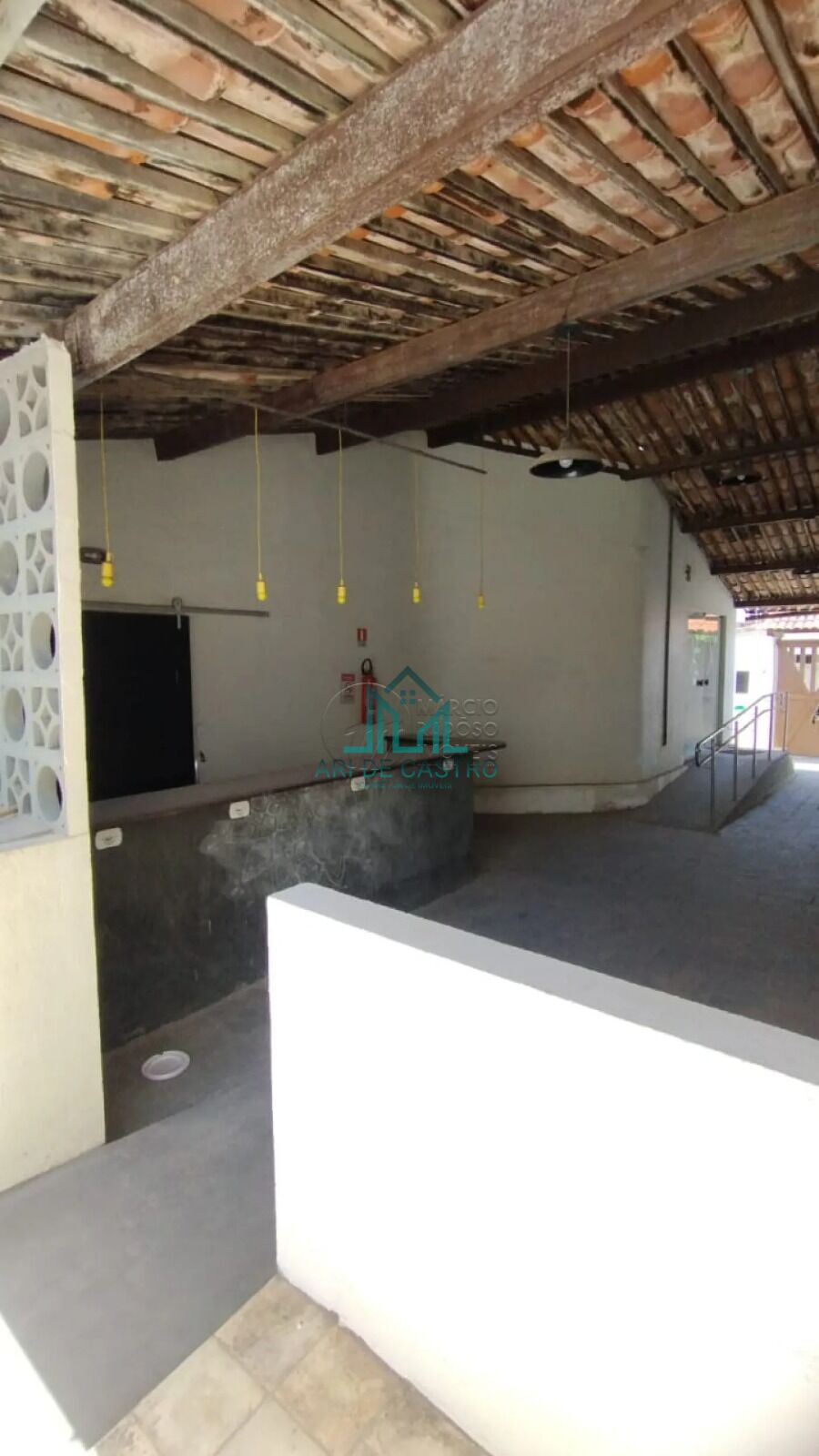 Casa à venda com 6 quartos, 316m² - Foto 5