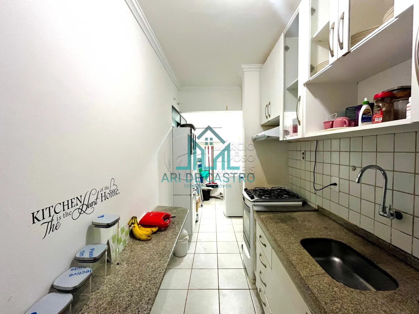 Apartamento à venda com 3 quartos, 68m² - Foto 3