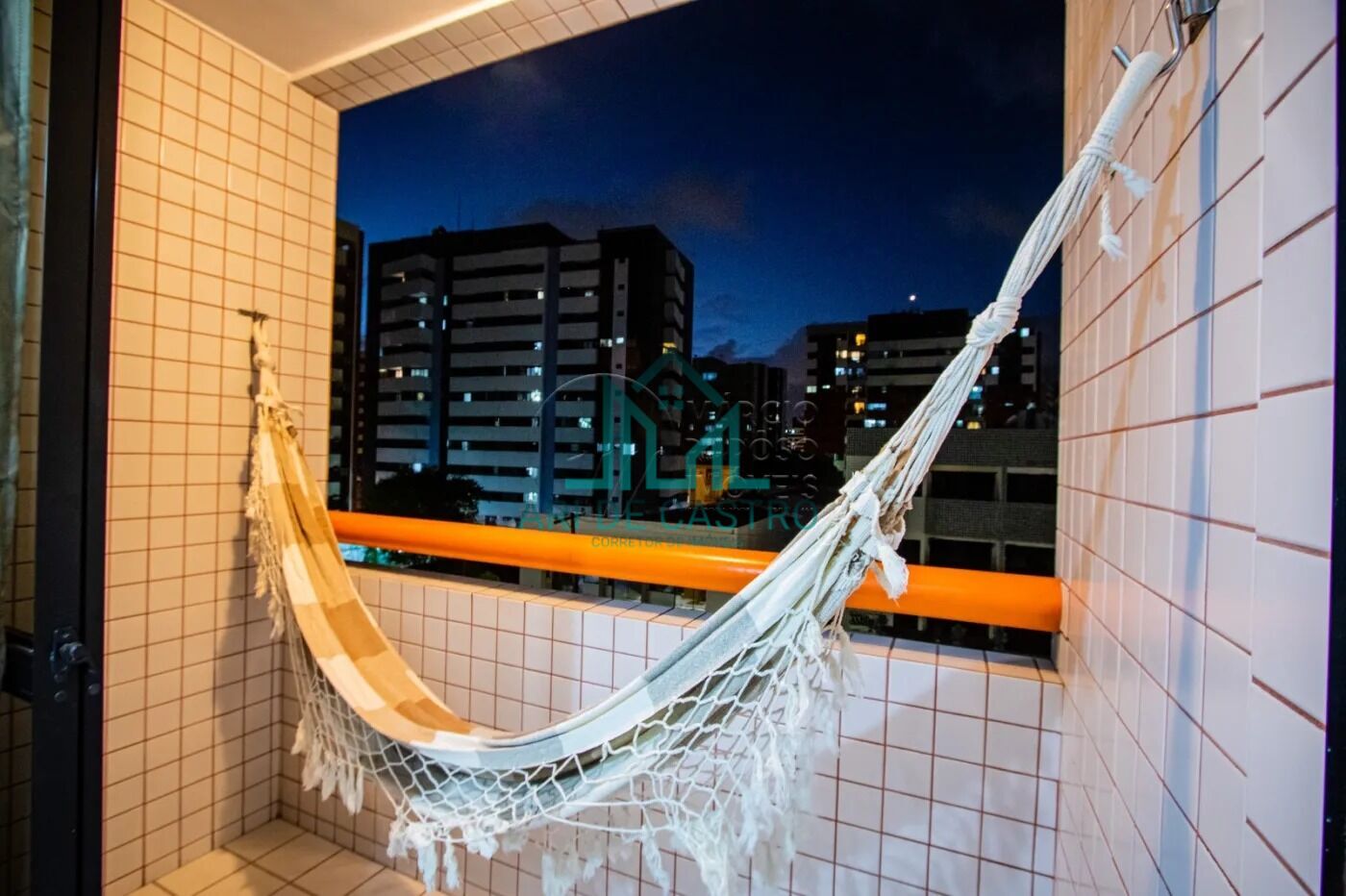 Apartamento à venda com 1 quarto, 42m² - Foto 3