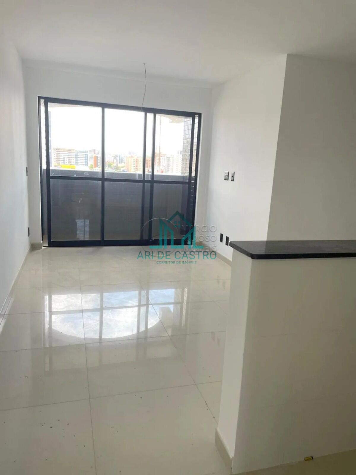 Apartamento à venda com 2 quartos, 63m² - Foto 1