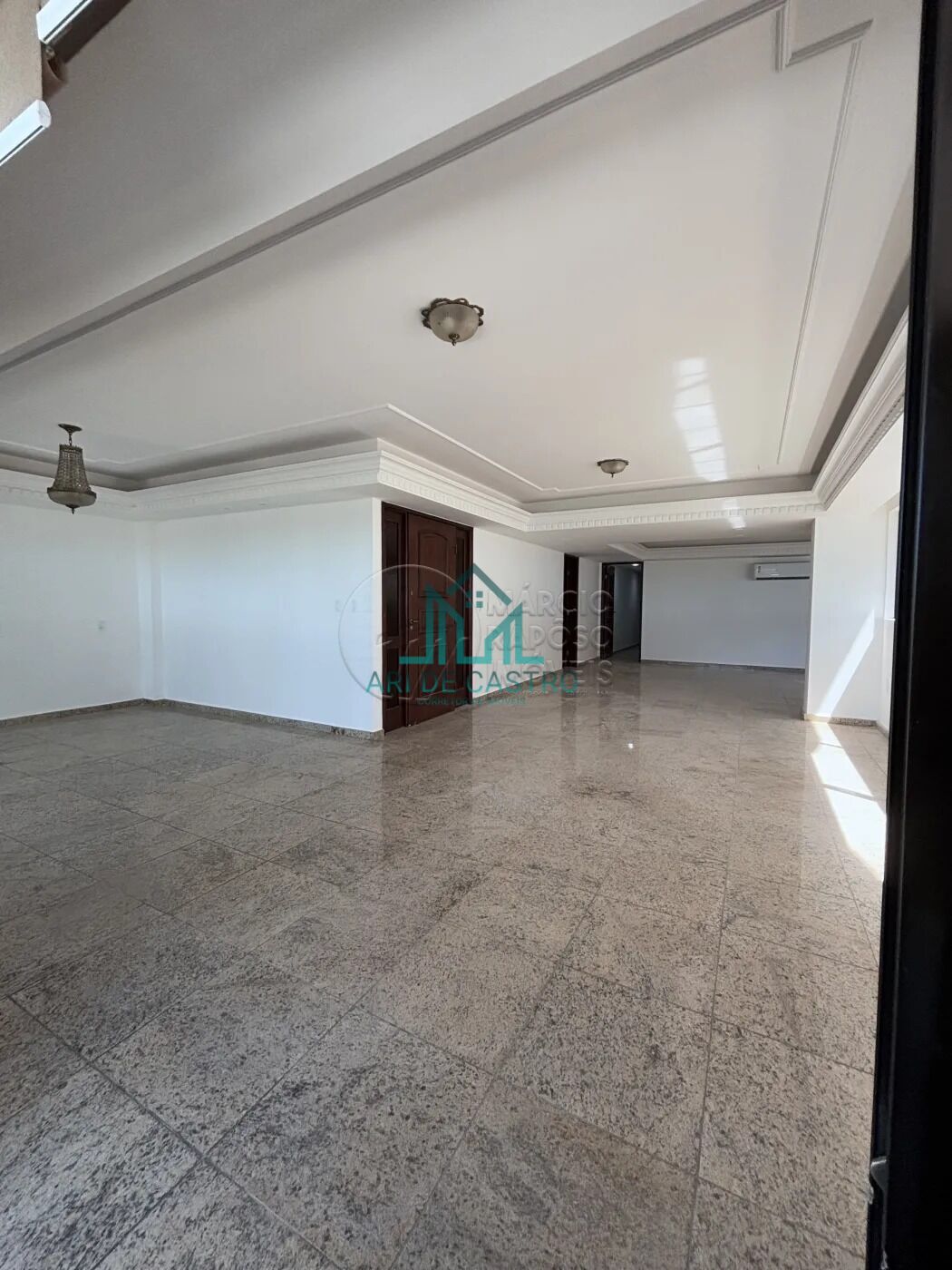 Apartamento para alugar com 2 quartos, 203m² - Foto 18