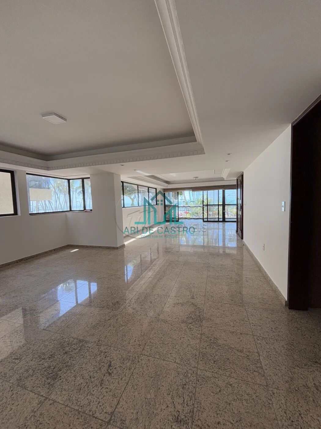 Apartamento para alugar com 2 quartos, 203m² - Foto 5