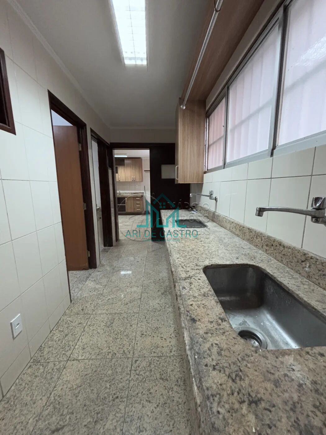 Apartamento para alugar com 2 quartos, 203m² - Foto 16