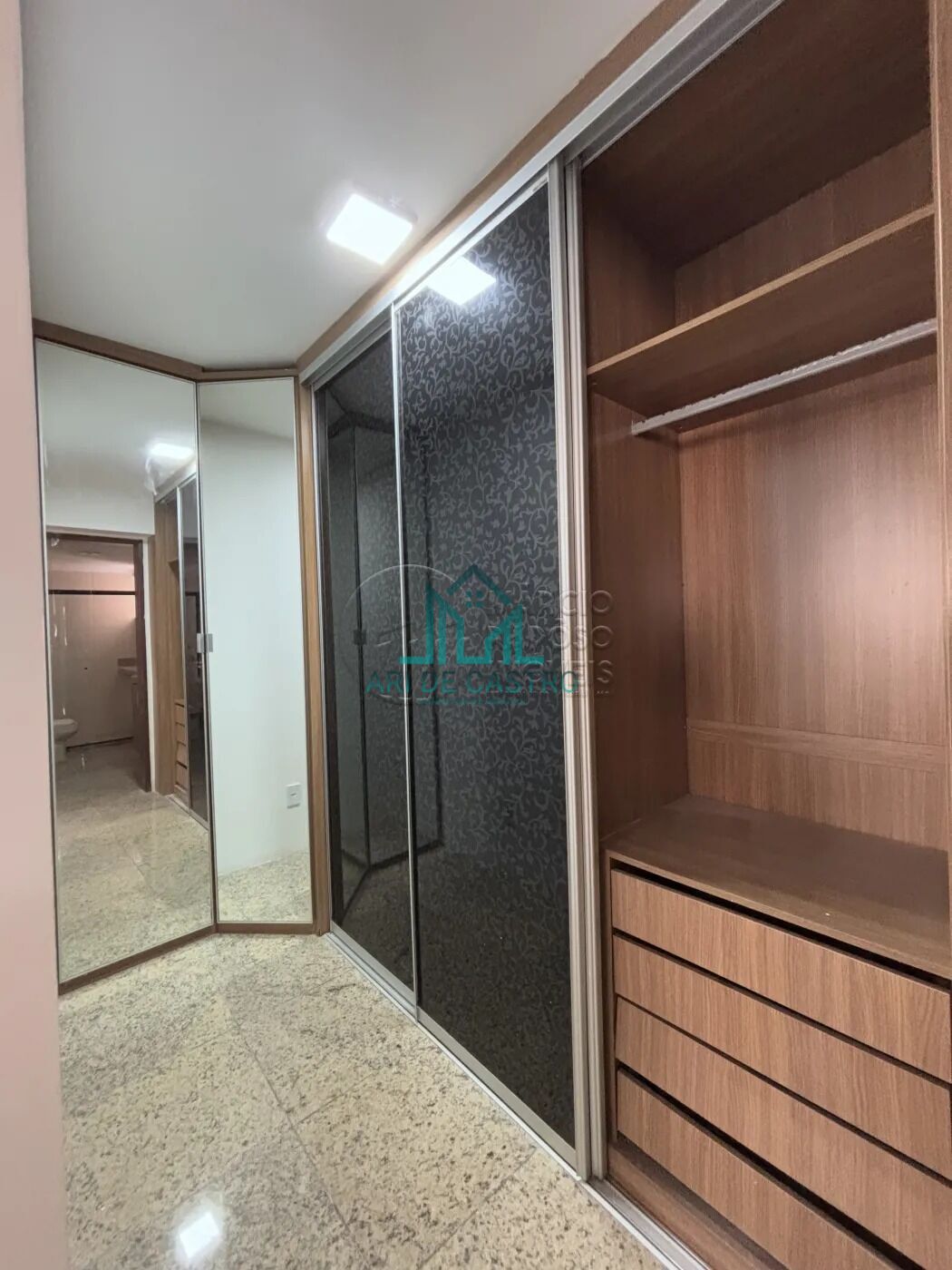 Apartamento para alugar com 2 quartos, 203m² - Foto 13