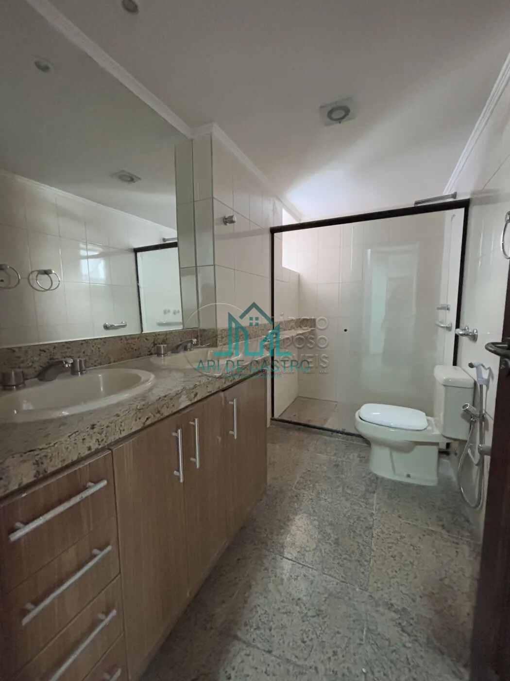 Apartamento para alugar com 2 quartos, 203m² - Foto 14