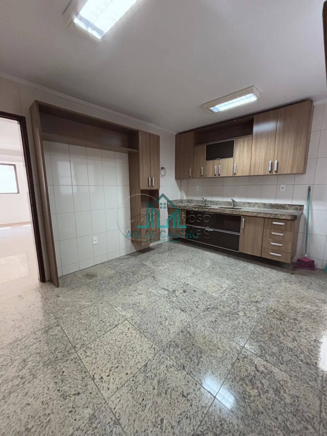 Apartamento para alugar com 2 quartos, 203m² - Foto 15