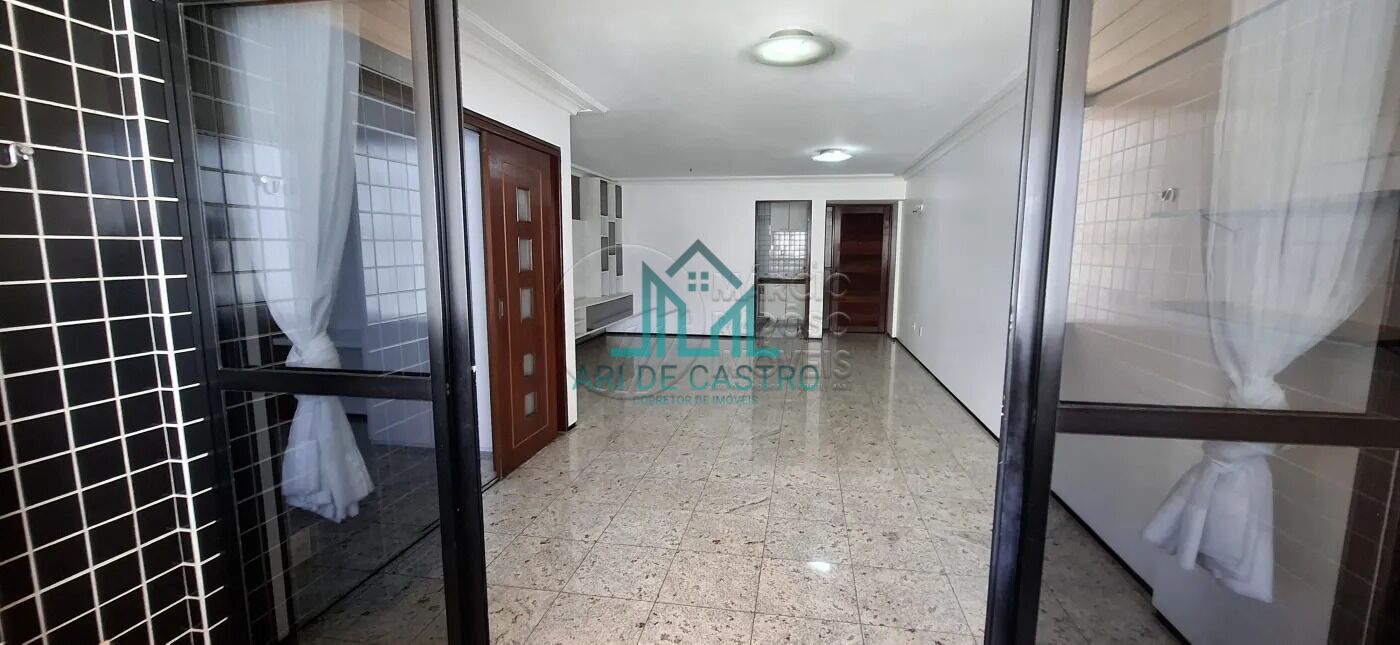 Apartamento à venda com 3 quartos, 121m² - Foto 2