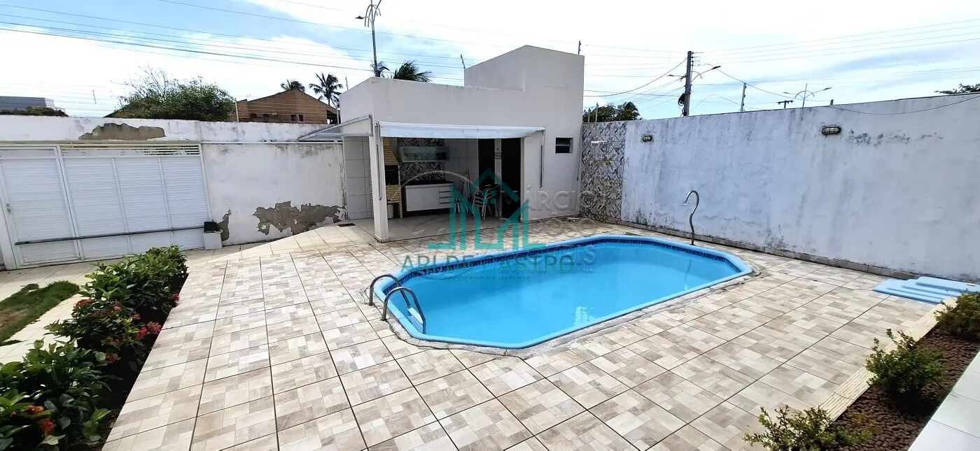 Casa à venda com 3 quartos, 212m² - Foto 3