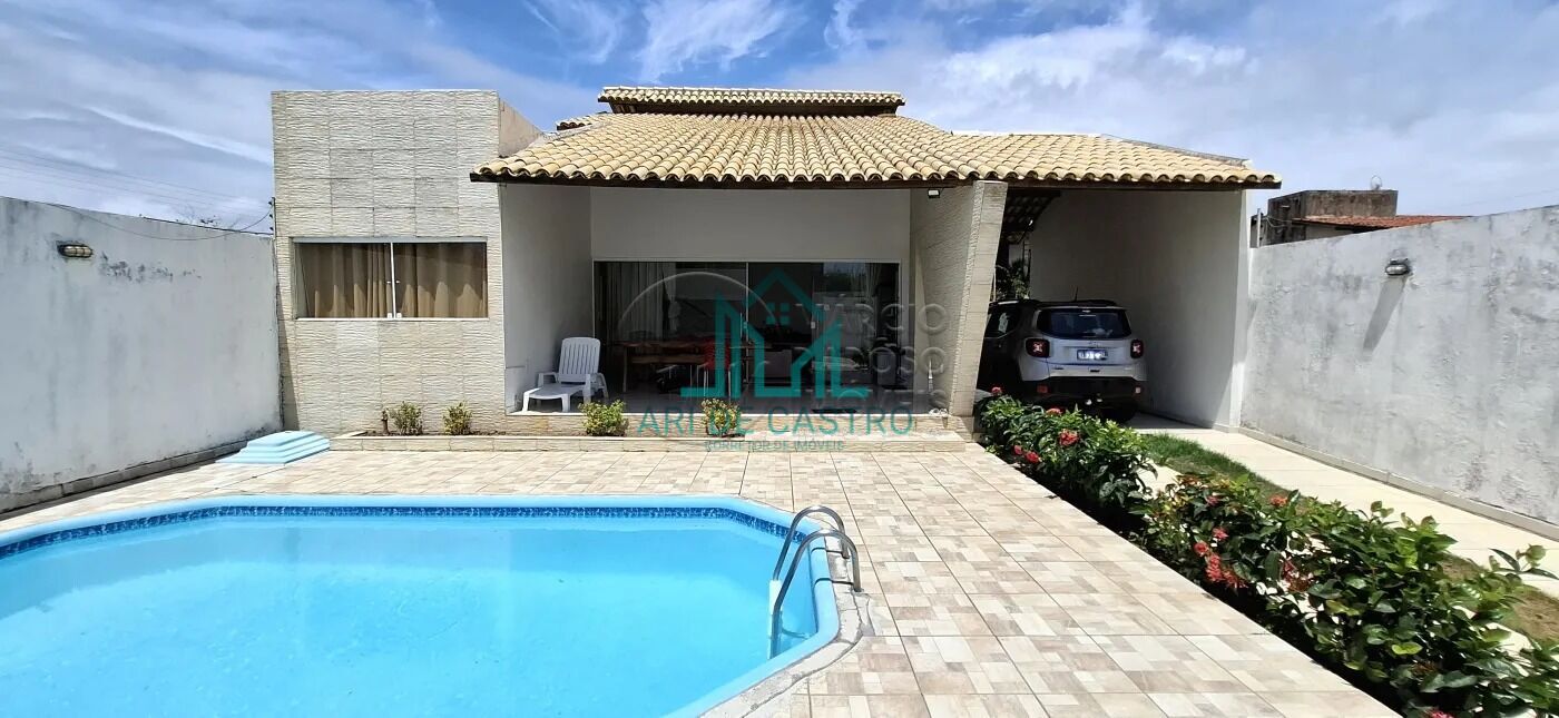Casa à venda com 3 quartos, 212m² - Foto 1