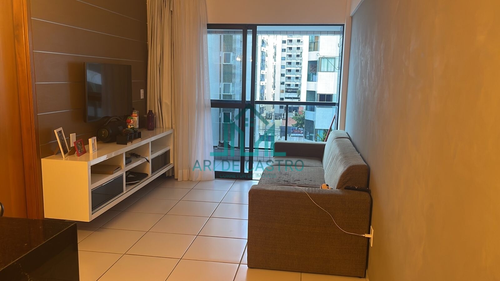 Apartamento à venda com 1 quarto, 40m² - Foto 1