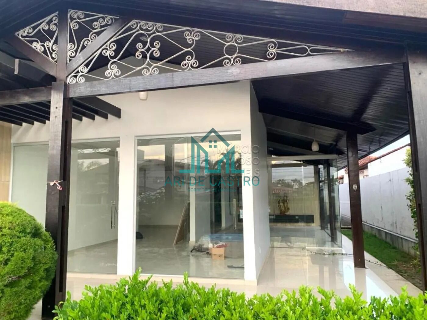 Casa à venda com 4 quartos, 357m² - Foto 3