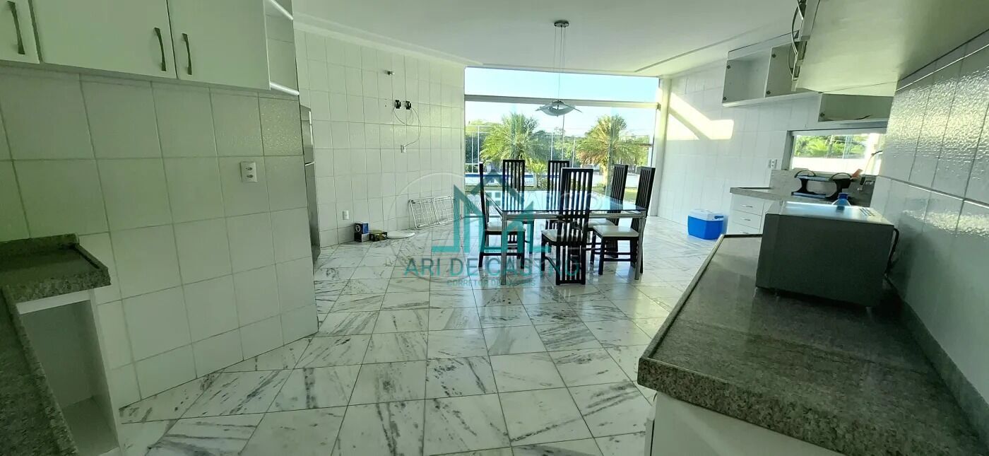 Casa para alugar com 3 quartos, 400m² - Foto 2