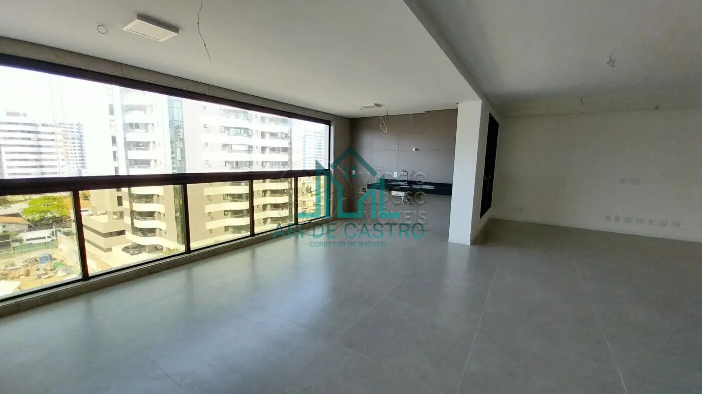 Apartamento à venda com 4 quartos, 227m² - Foto 1