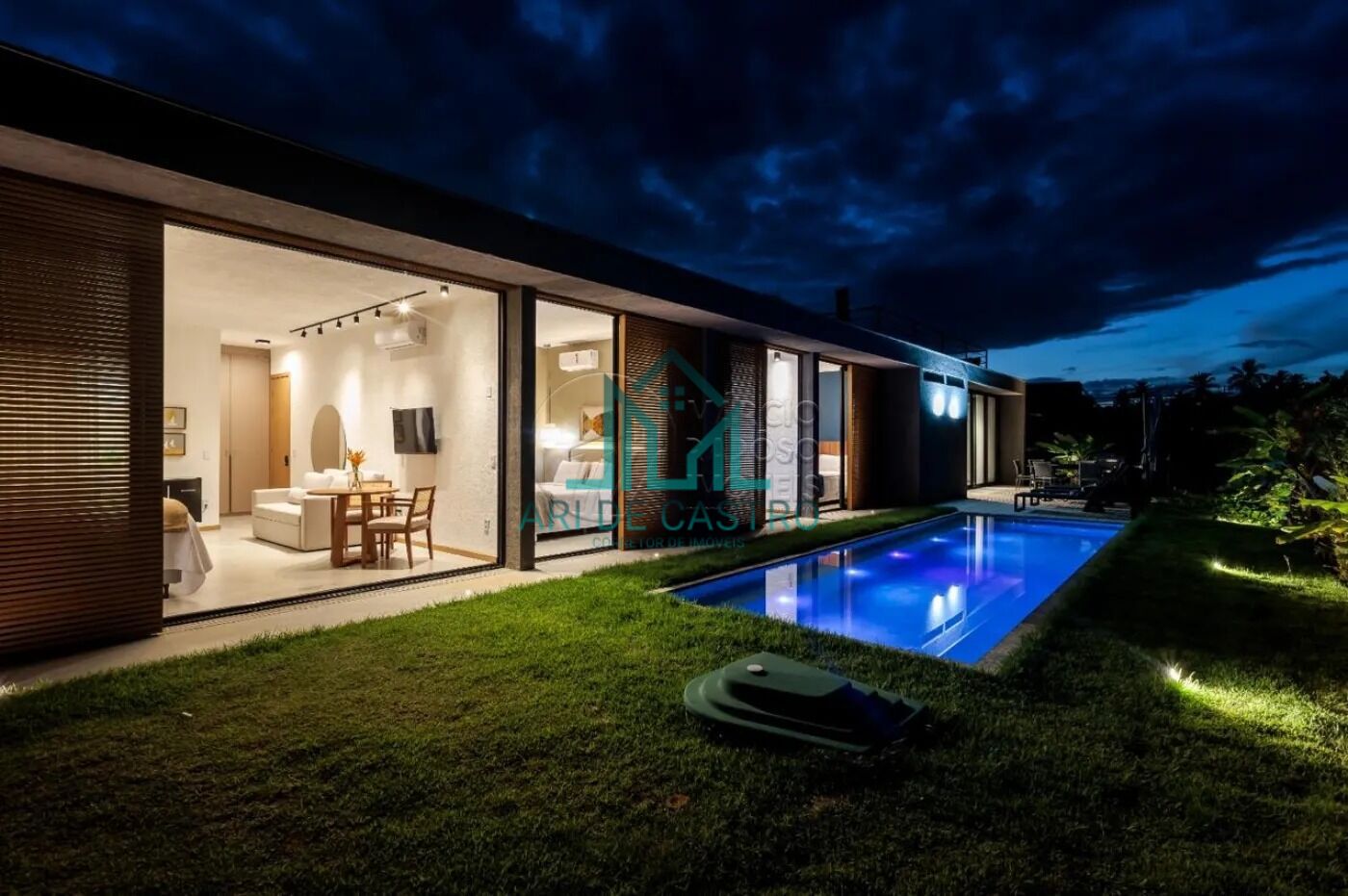 Casa à venda com 4 quartos, 350m² - Foto 2