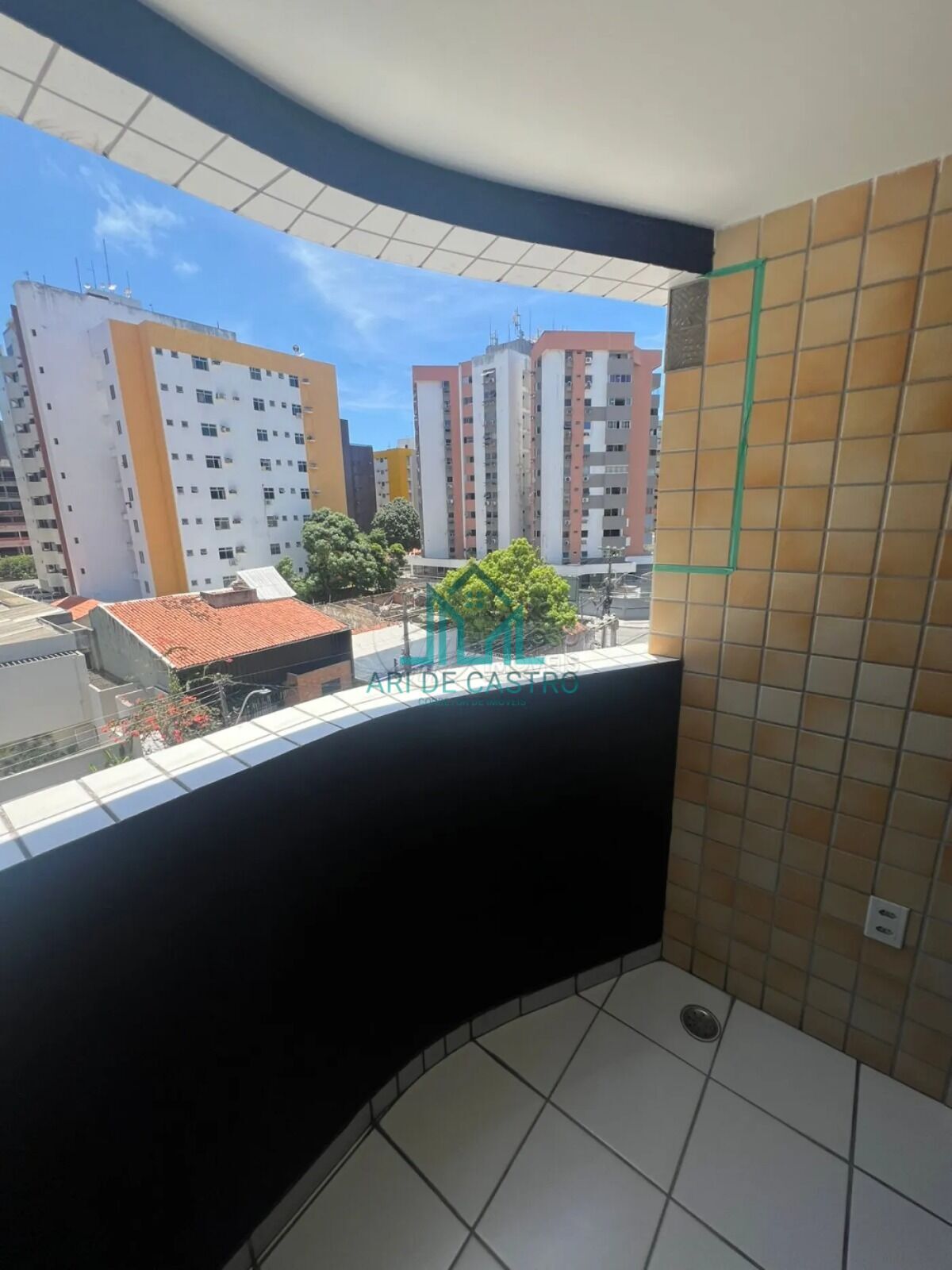 Apartamento à venda com 3 quartos, 88m² - Foto 2