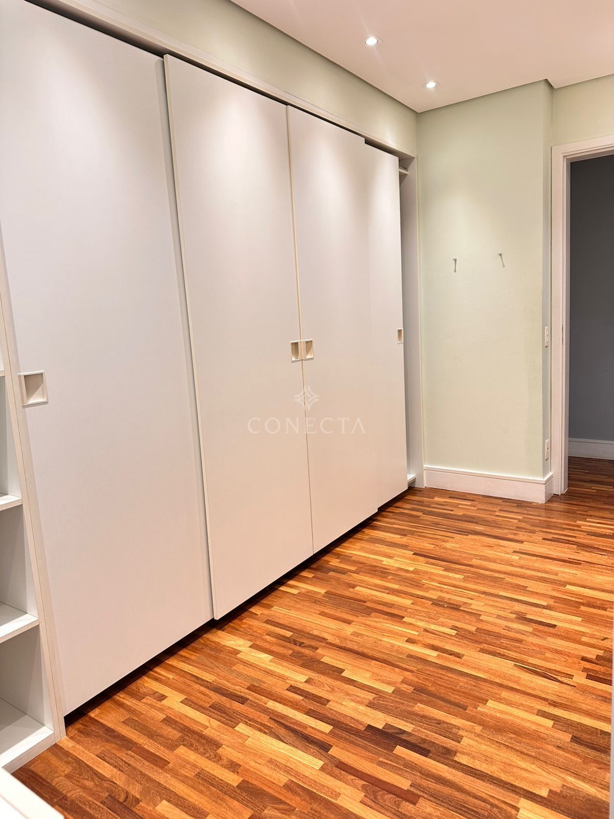 Apartamento para alugar com 3 quartos, 202m² - Foto 17