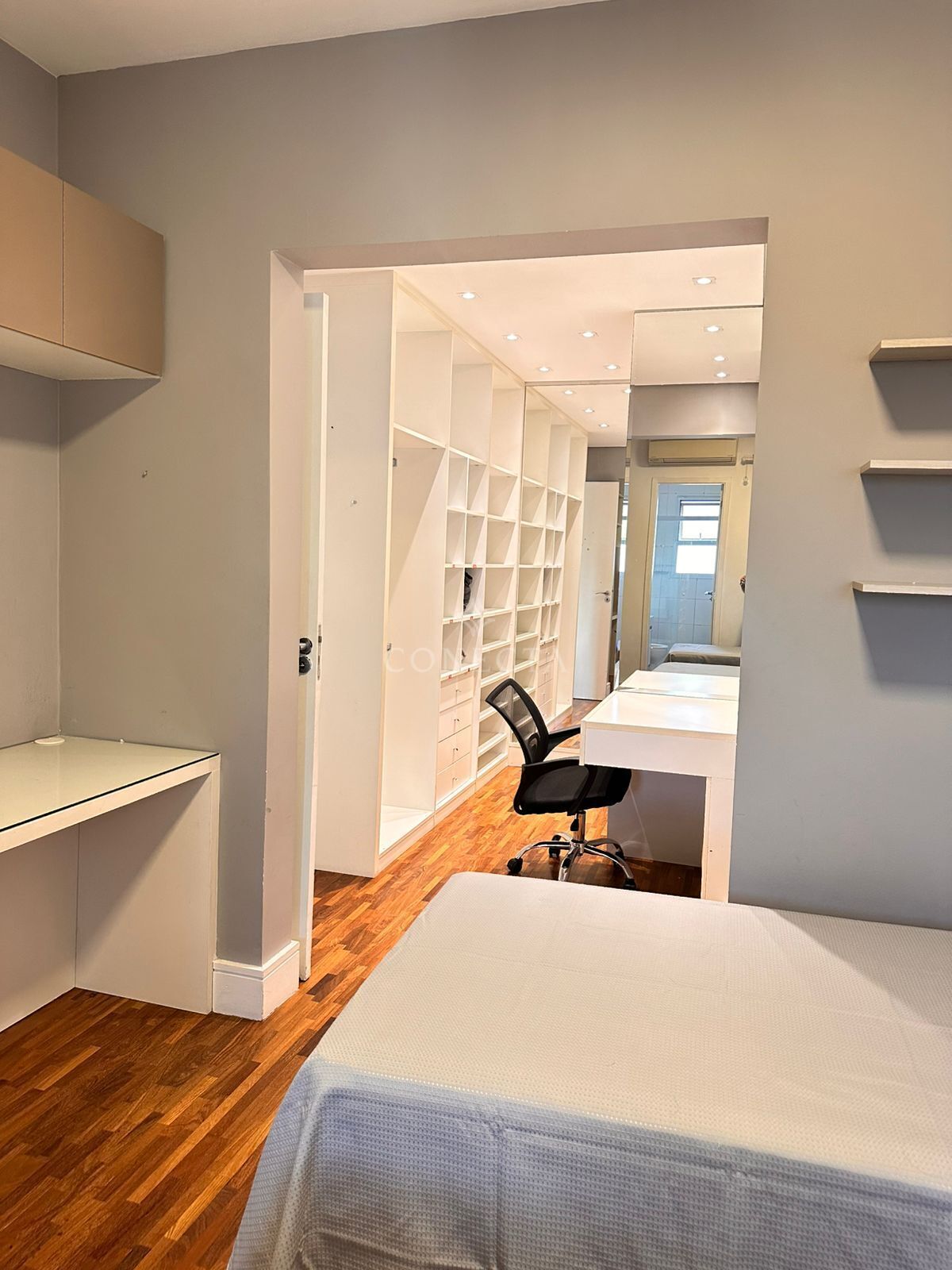 Apartamento para alugar com 3 quartos, 202m² - Foto 12