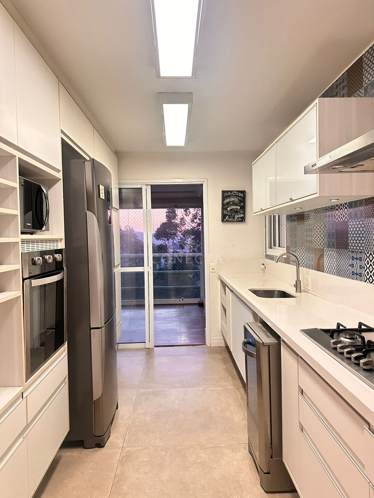 Apartamento para alugar com 3 quartos, 202m² - Foto 9