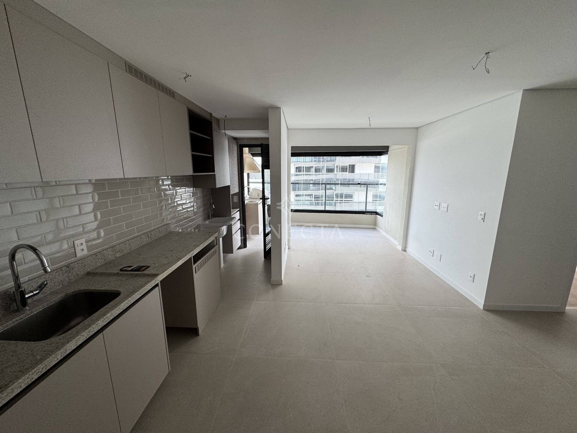 Apartamento para alugar com 2 quartos, 75m² - Foto 2