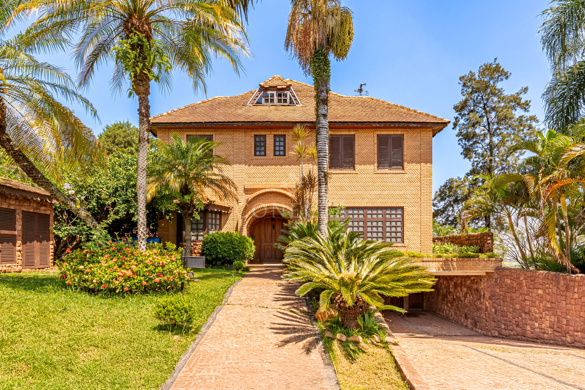 Casa, 4 quartos, 422 m² - Foto 1