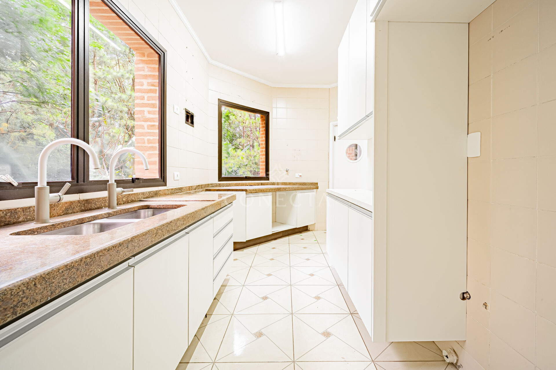 Apartamento para alugar com 3 quartos, 339m² - Foto 9