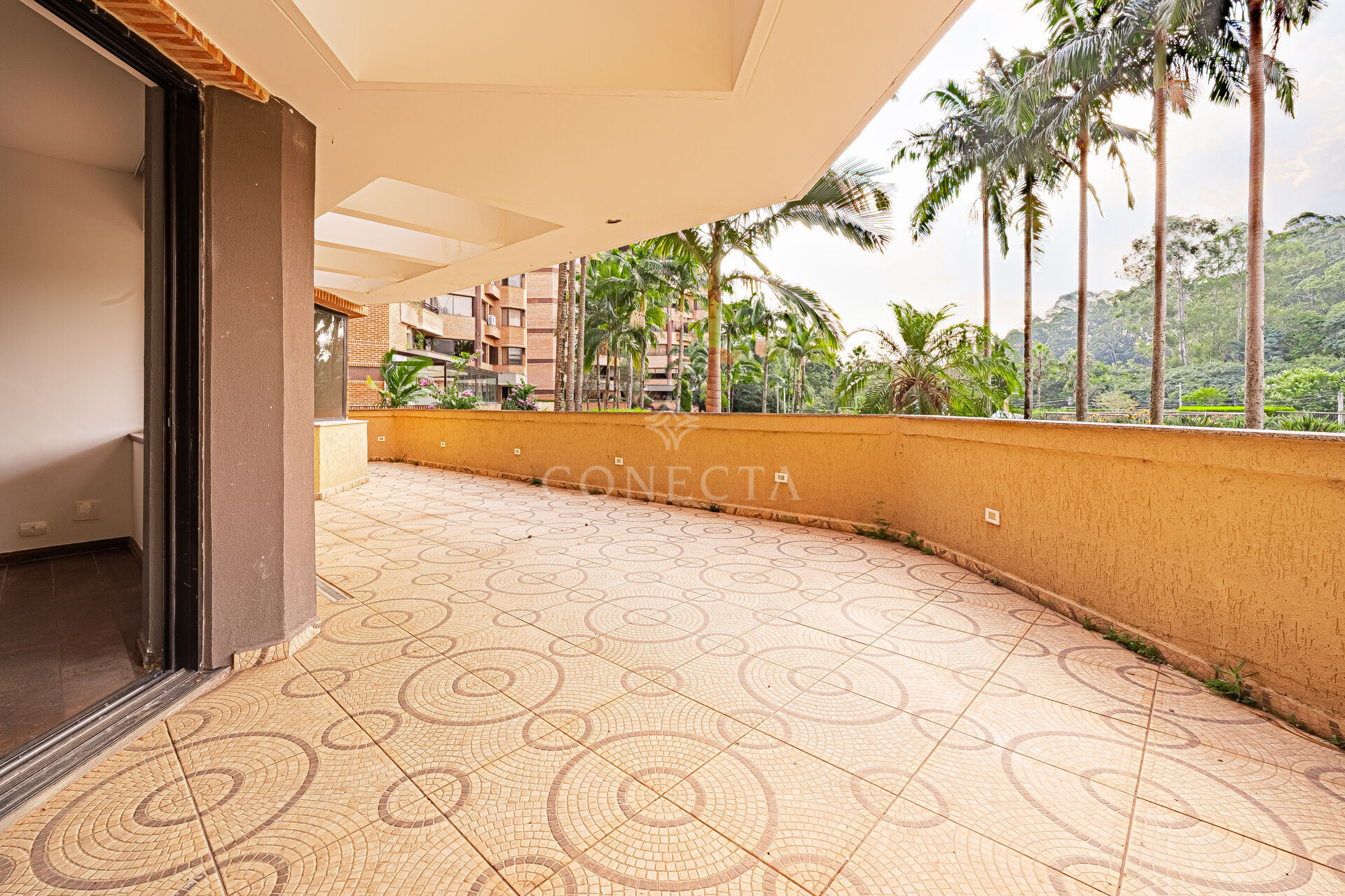 Apartamento para alugar com 3 quartos, 339m² - Foto 2
