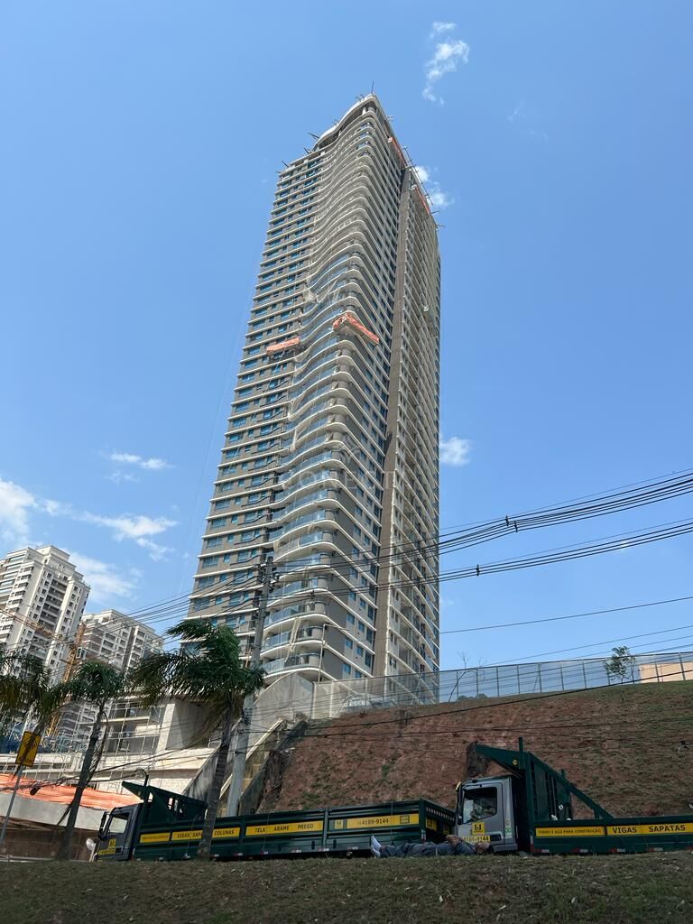 Apartamento à venda com 3 quartos, 123m² - Foto 2
