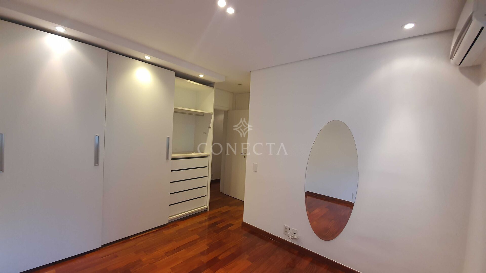 Apartamento para alugar com 4 quartos, 212m² - Foto 19