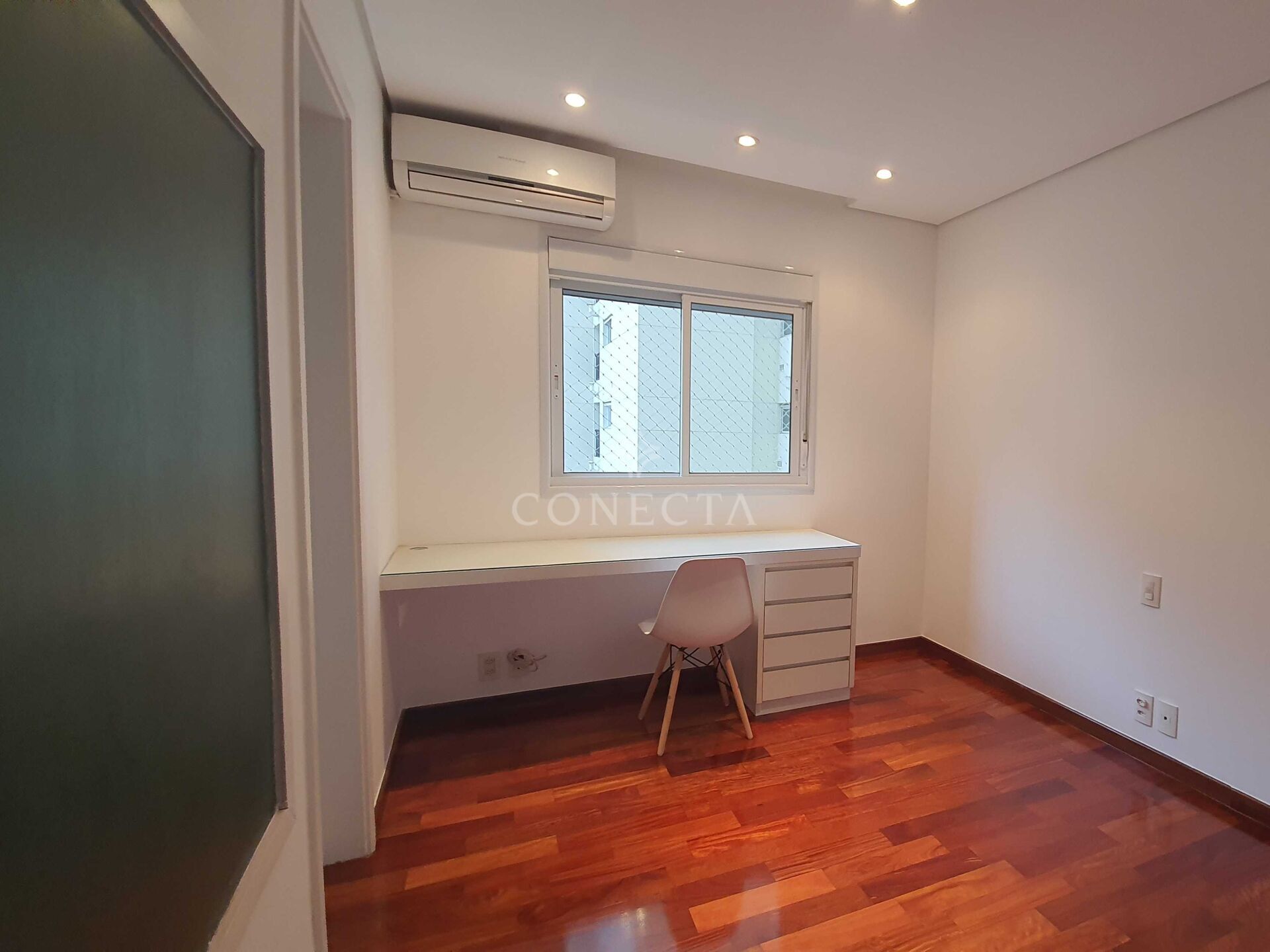 Apartamento para alugar com 4 quartos, 212m² - Foto 22