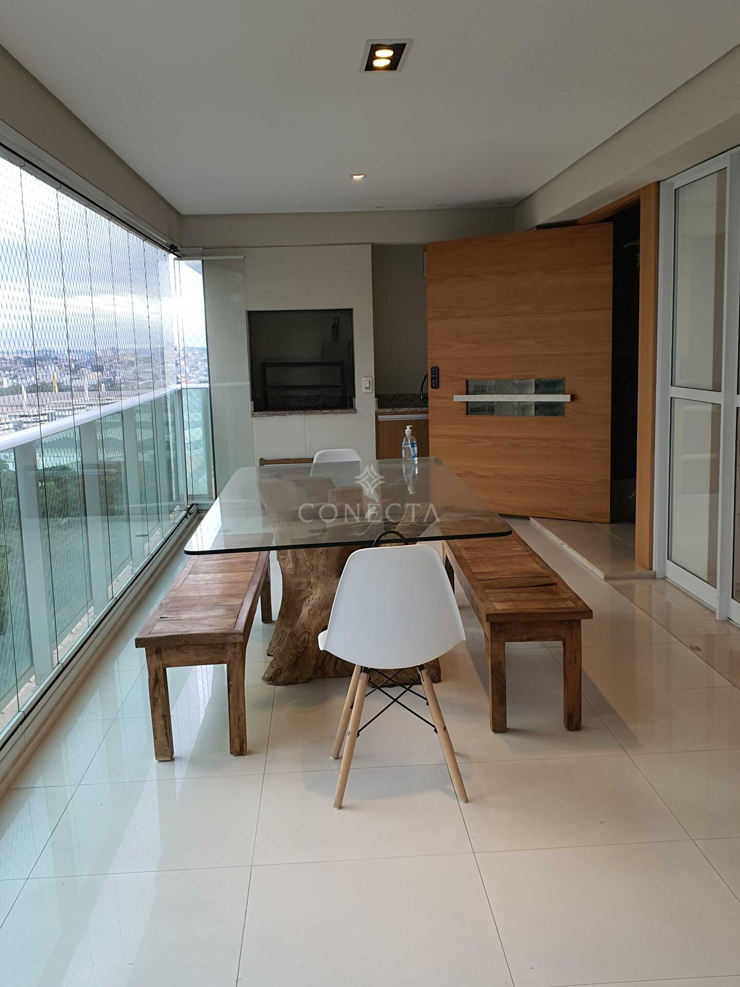 Apartamento para alugar com 4 quartos, 212m² - Foto 1