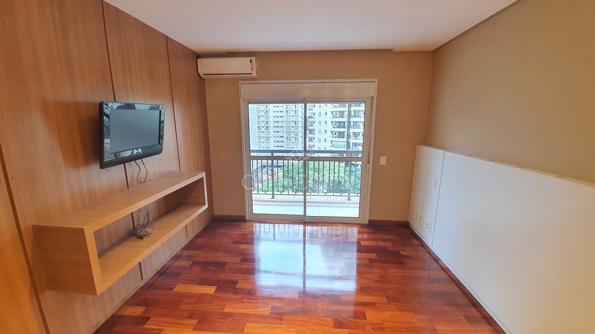 Apartamento para alugar com 4 quartos, 212m² - Foto 16