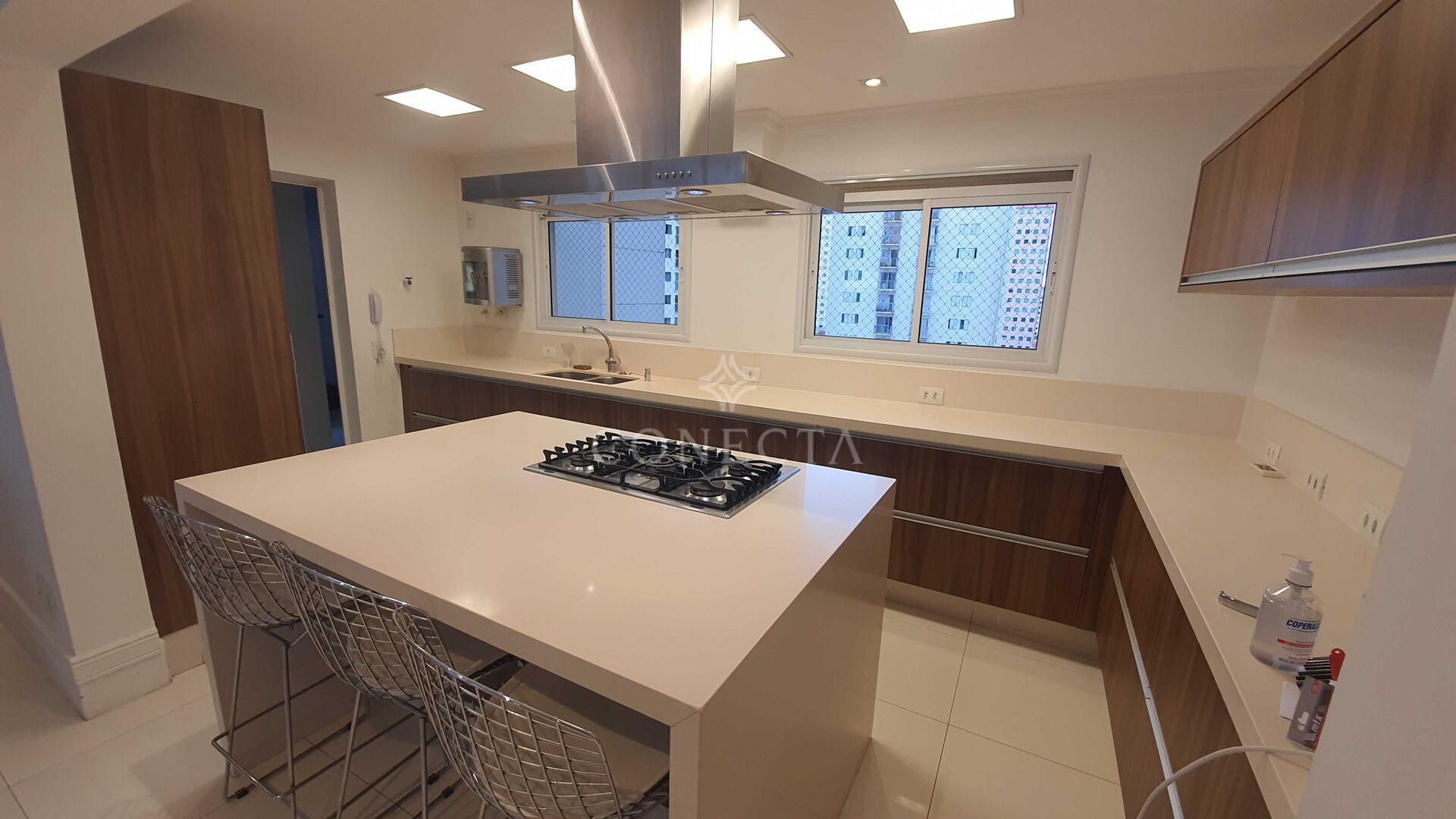 Apartamento para alugar com 4 quartos, 212m² - Foto 13