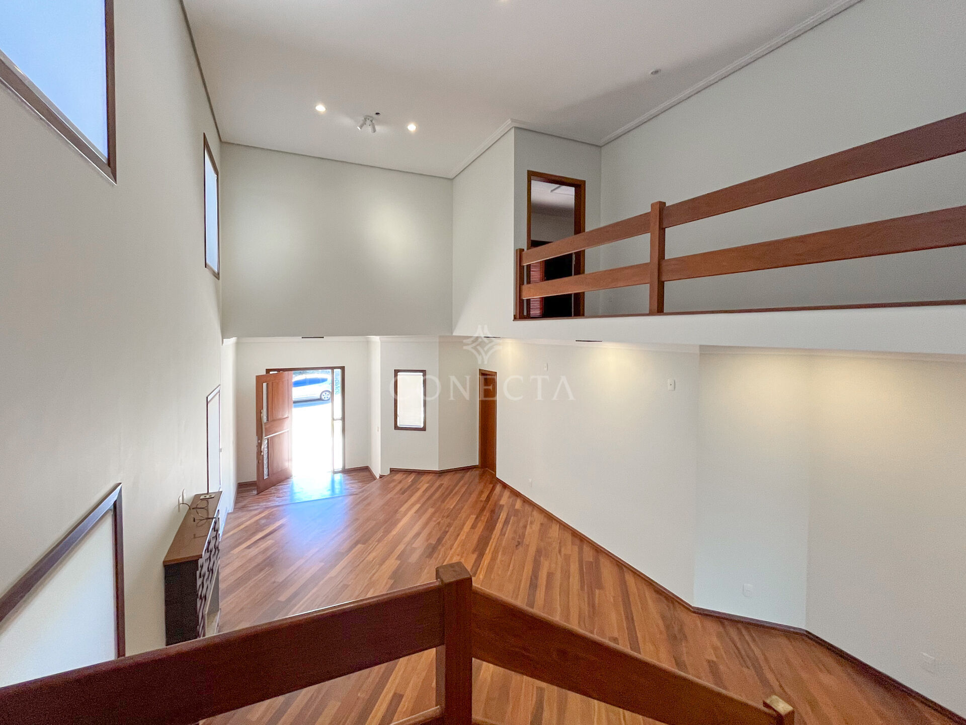 Casa para alugar com 3 quartos, 360m² - Foto 4