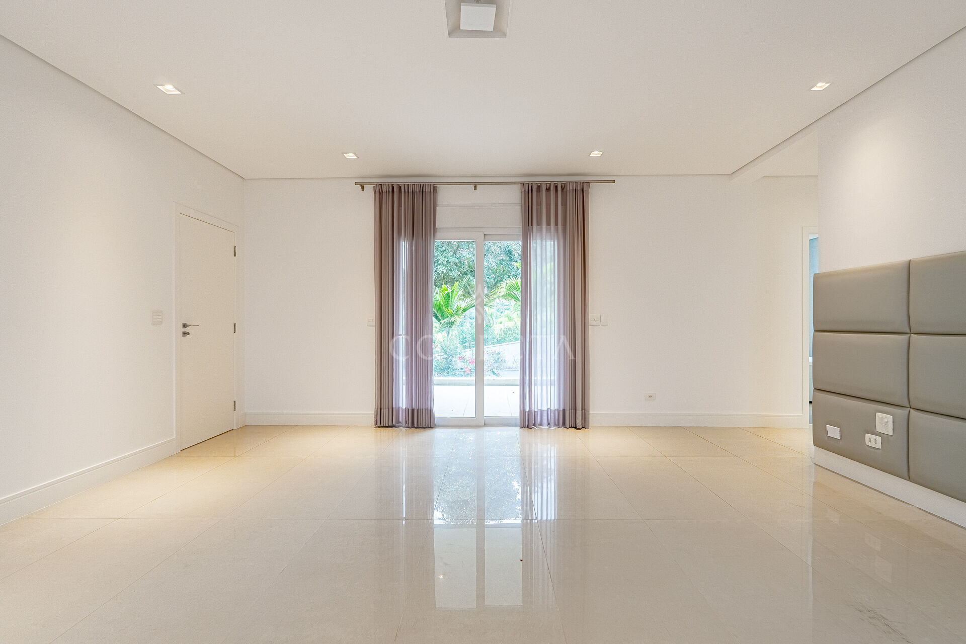 Casa à venda com 4 quartos, 480m² - Foto 16