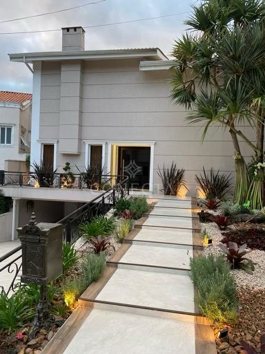 Casa à venda com 4 quartos, 630m² - Foto 1