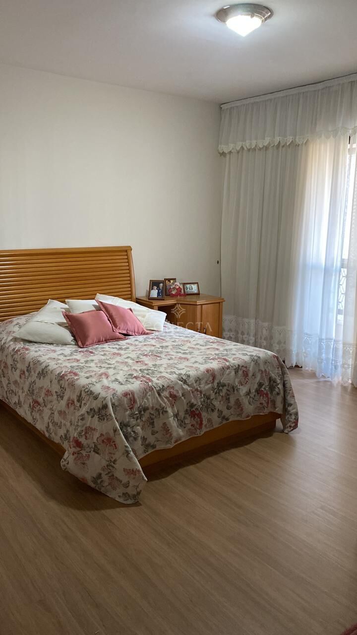 Apartamento à venda com 3 quartos, 165m² - Foto 11