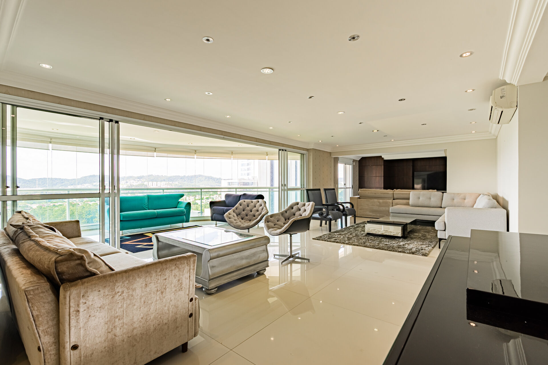 Apartamento, 3 quartos, 260 m² - Foto 1
