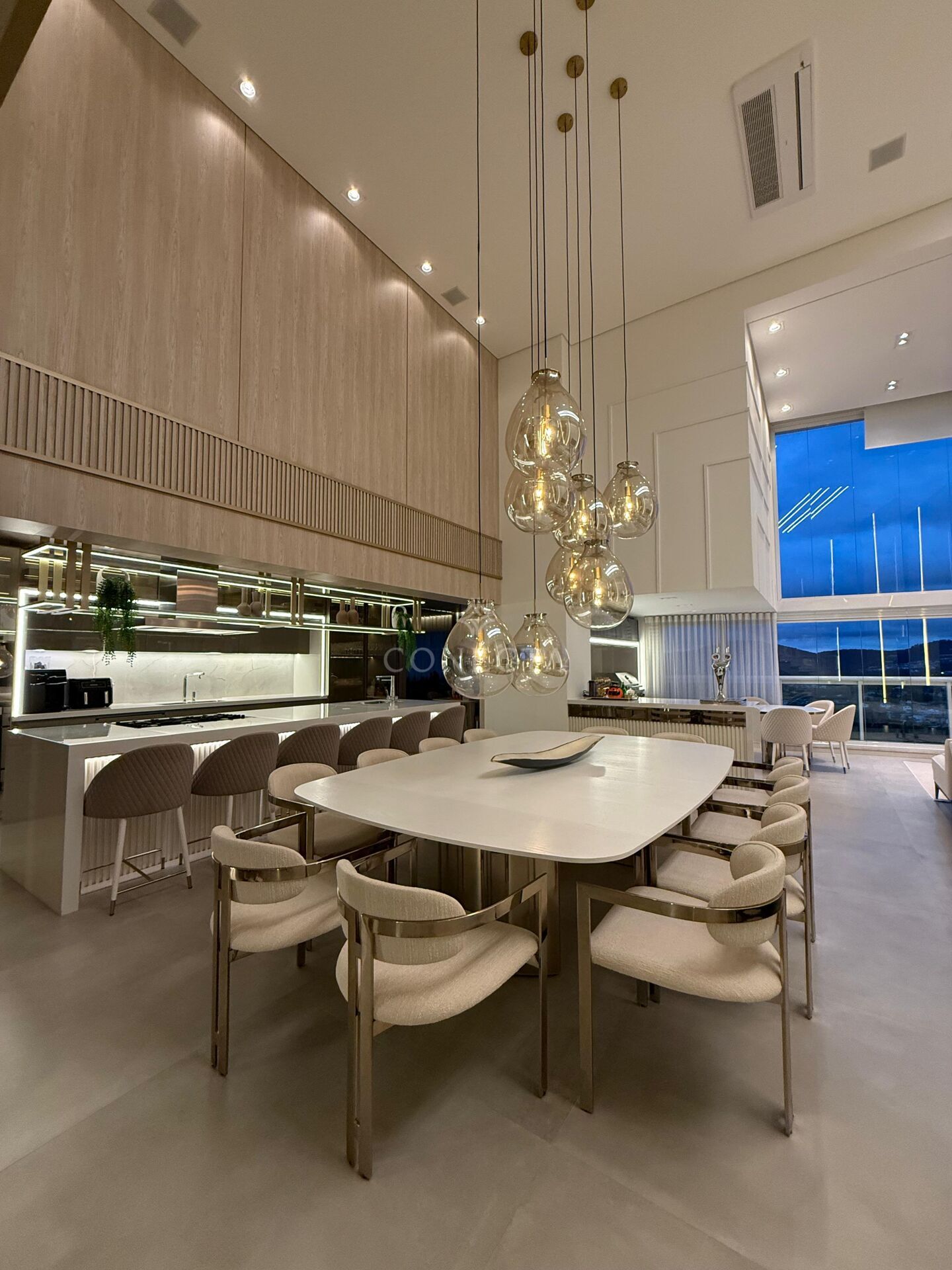 Apartamento, 4 quartos, 336 m² - Foto 1