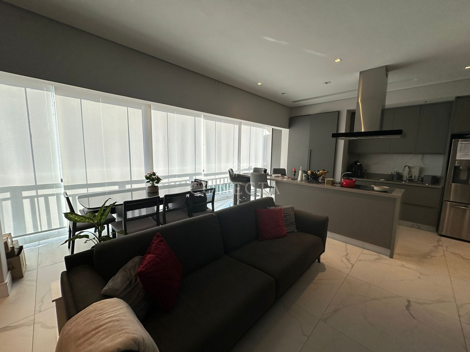 Apartamento à venda com 2 quartos, 100m² - Foto 3