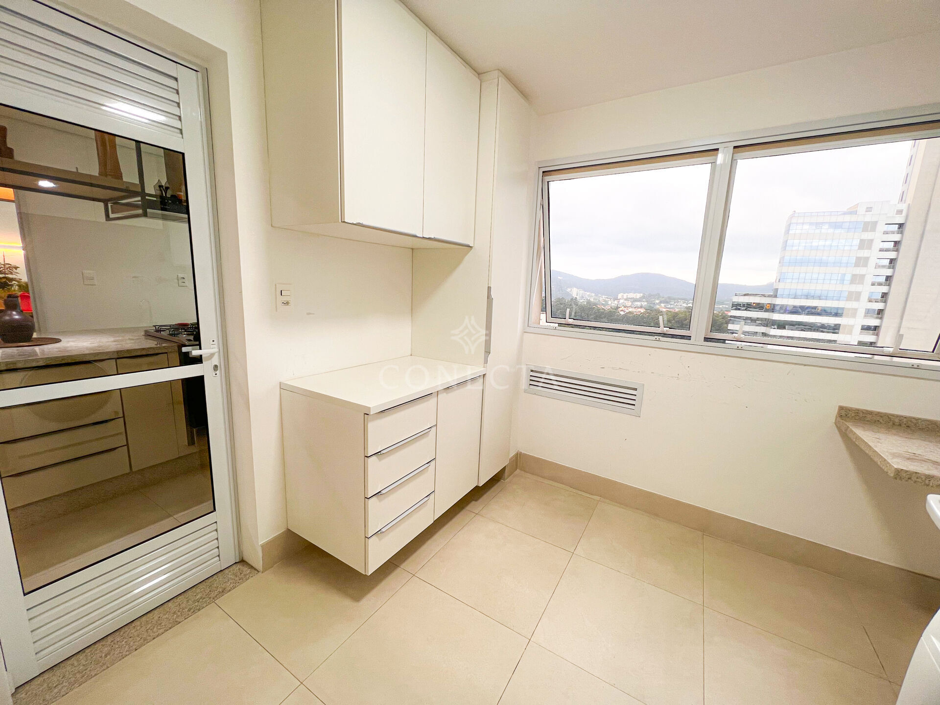 Apartamento para alugar com 4 quartos, 336m² - Foto 22