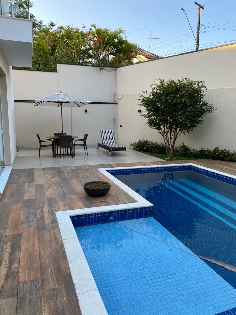 Casa à venda com 4 quartos, 520m² - Foto 1