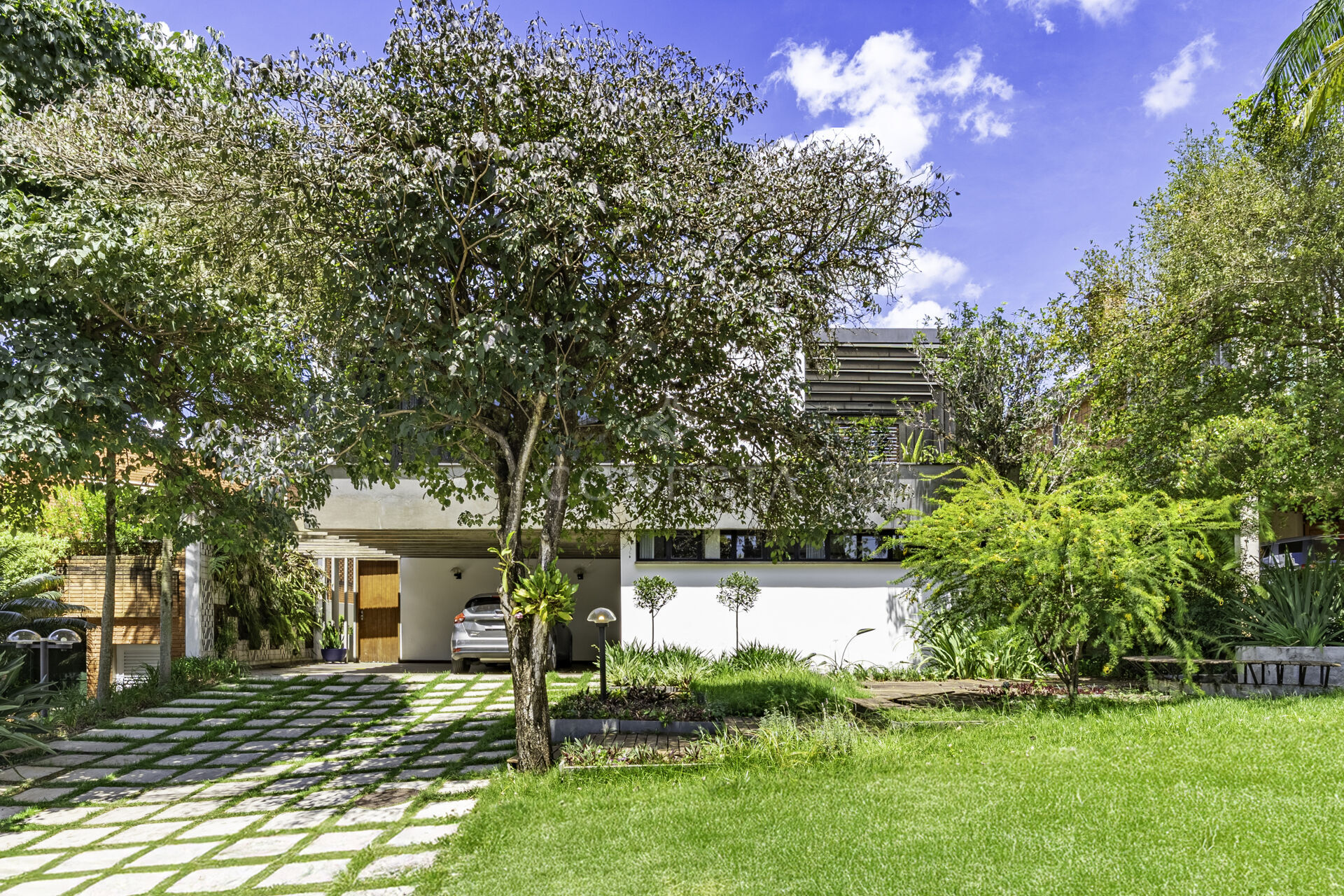 Casa à venda com 4 quartos, 450m² - Foto 1