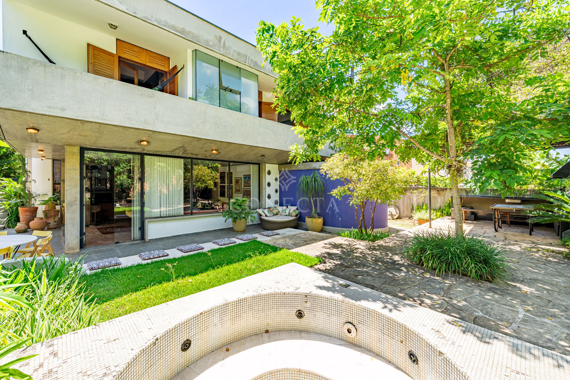 Casa à venda com 4 quartos, 450m² - Foto 2