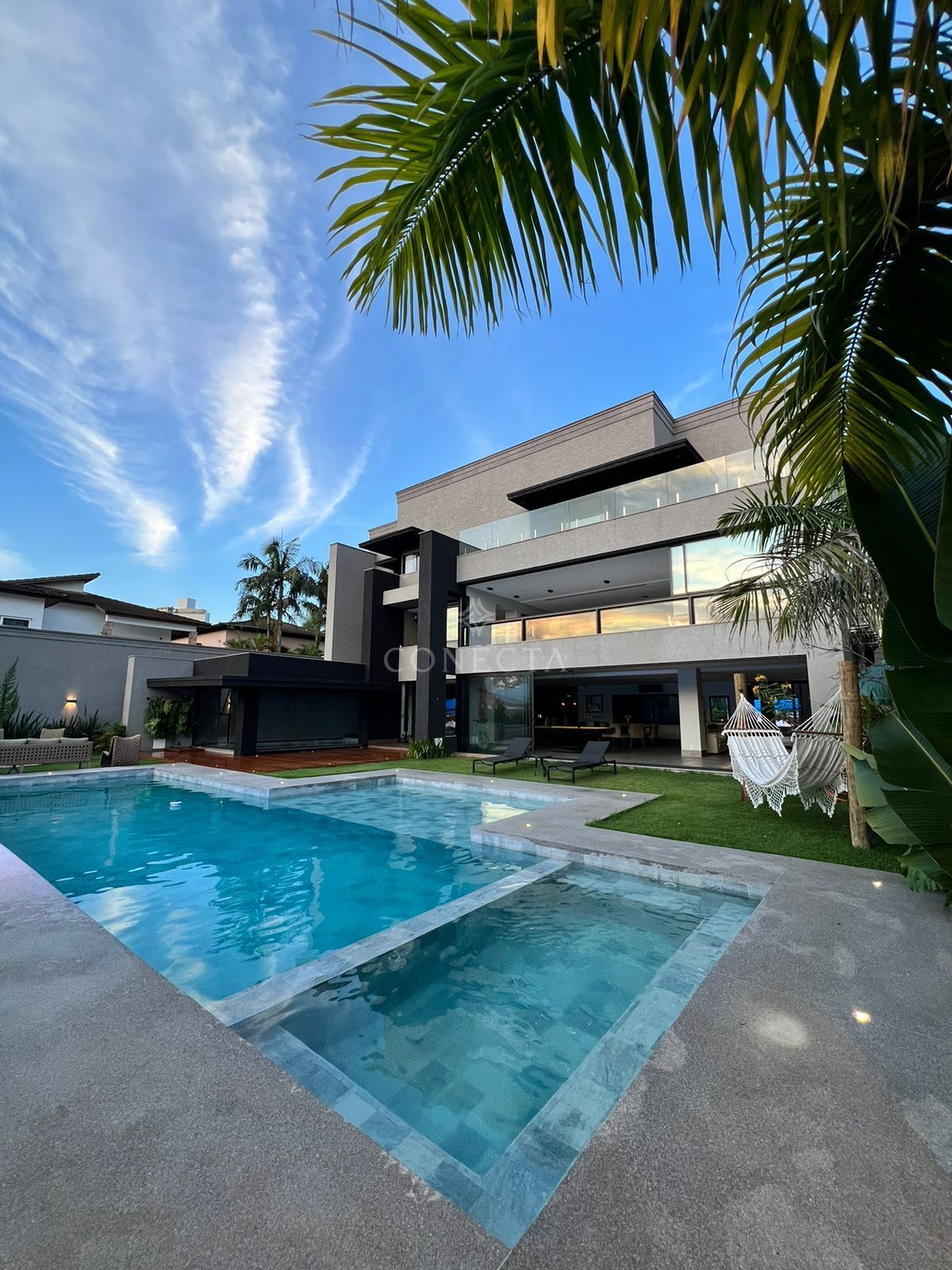 Casa, 5 quartos, 1200 m² - Foto 1