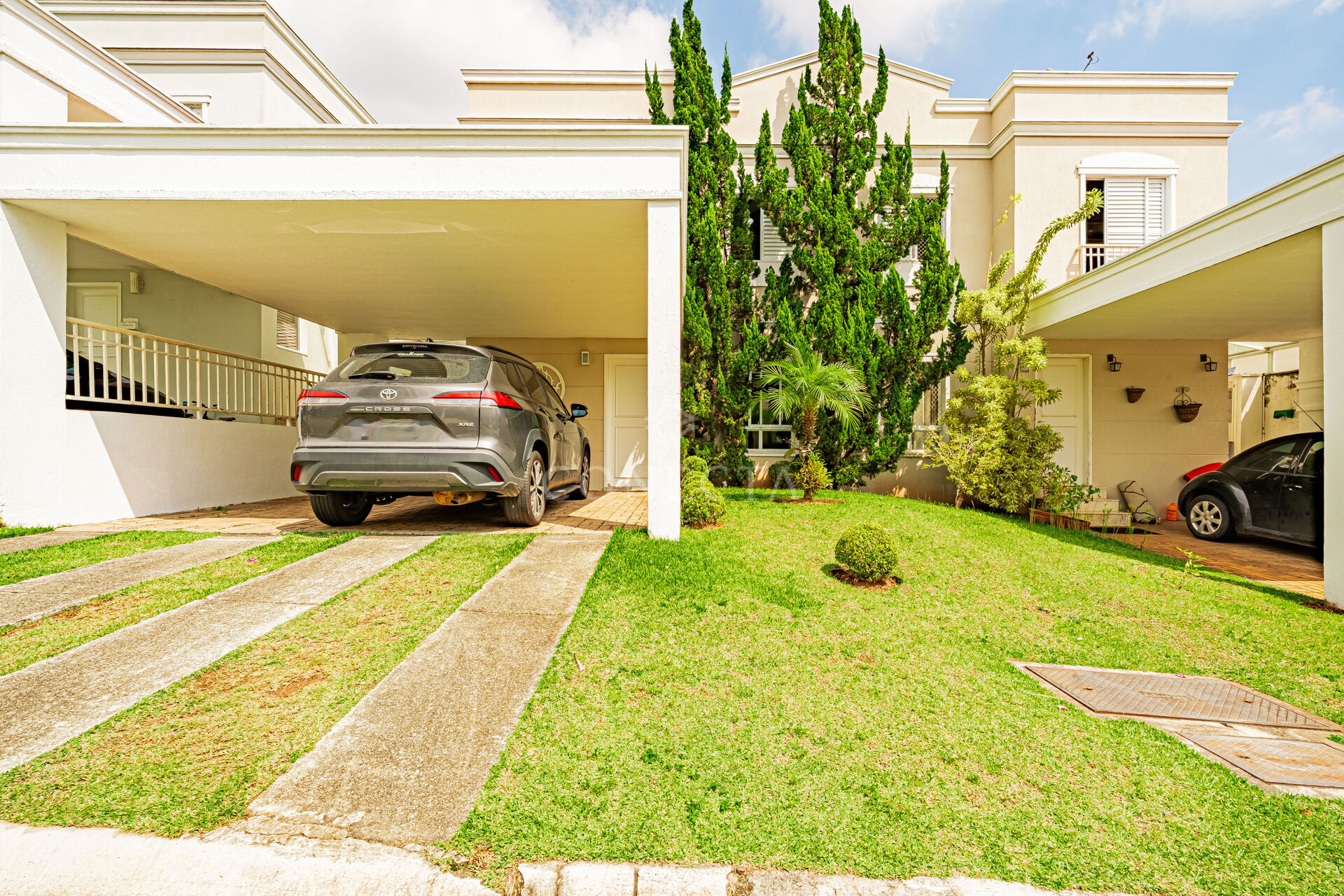 Casa à venda com 3 quartos, 180m² - Foto 1